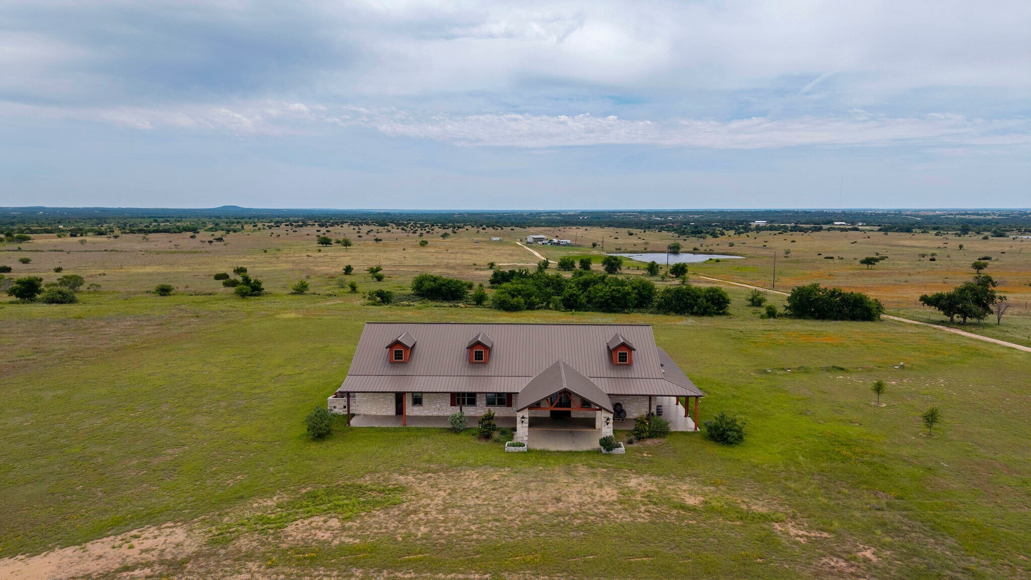 3125 County Road 212, Bertram, TX à vendre Photo de l’immeuble– Image 1 sur 49