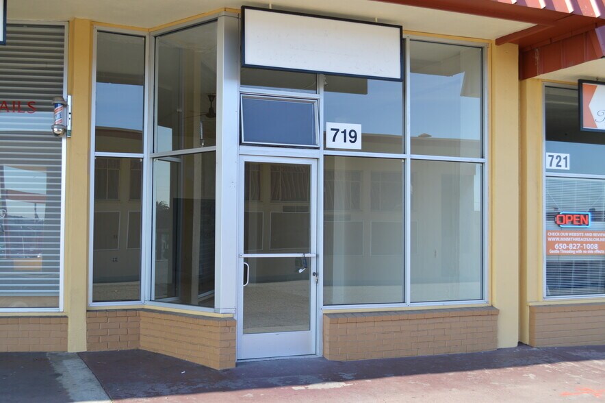701-751 Camino Plz, San Bruno, CA à louer - Photo de l’immeuble – Image 1 sur 2