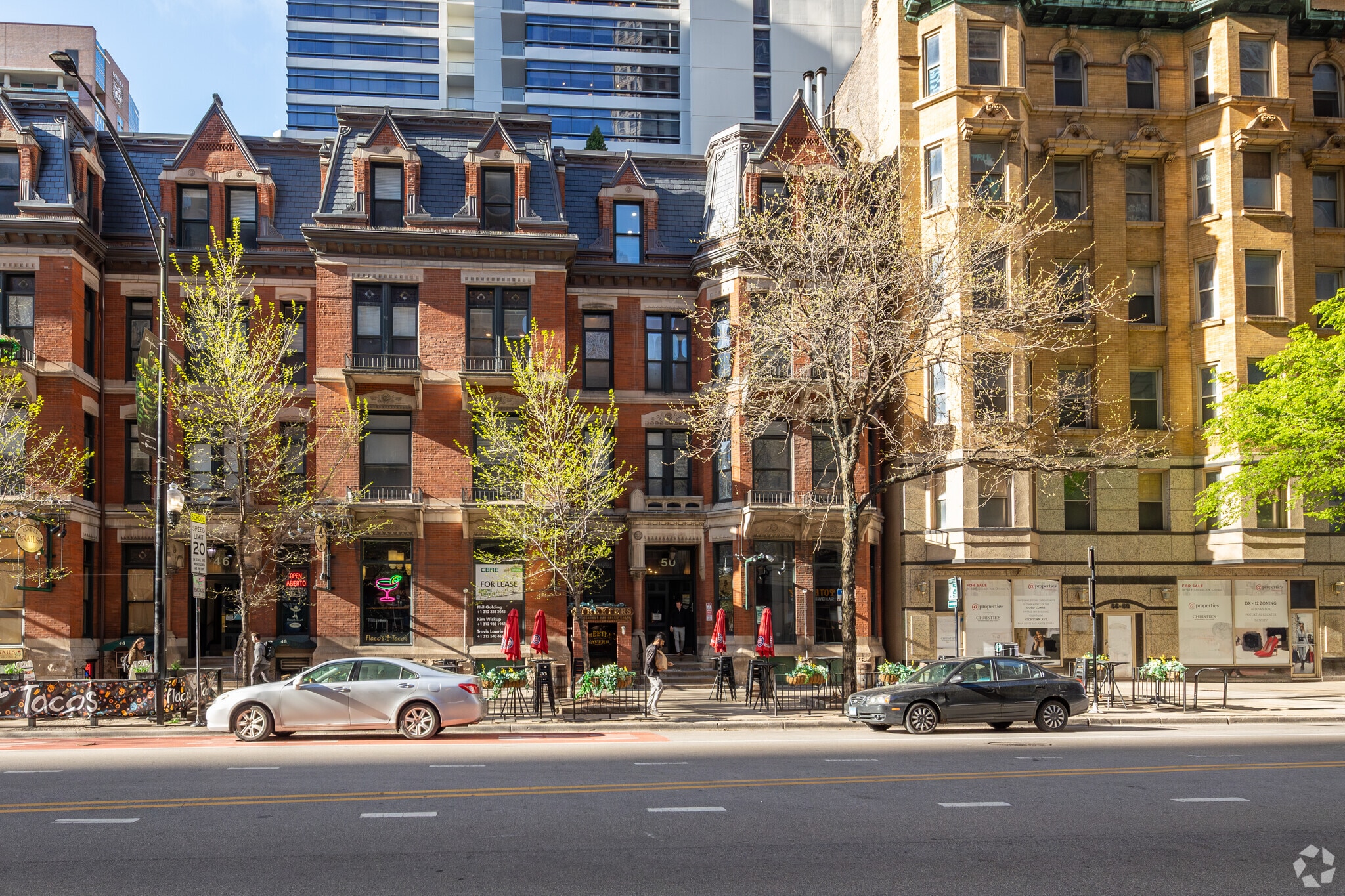 42-50 E Chicago Ave, Chicago, IL à louer Photo de l’immeuble– Image 1 sur 3