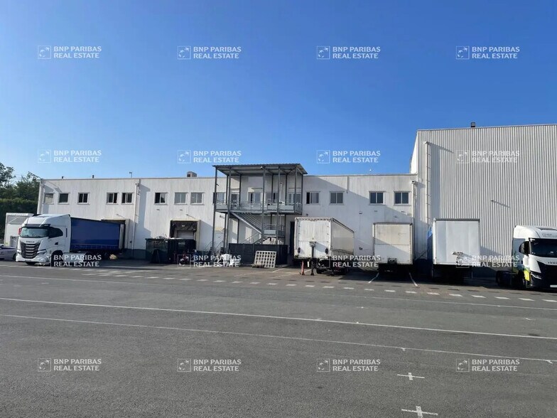 Bureau dans Bassens à louer - Photo de l’immeuble – Image 1 sur 16