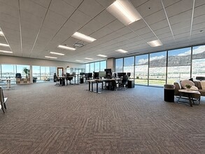 1064 S North County Blvd, Pleasant Grove, UT à louer Photo intérieure– Image 2 sur 4