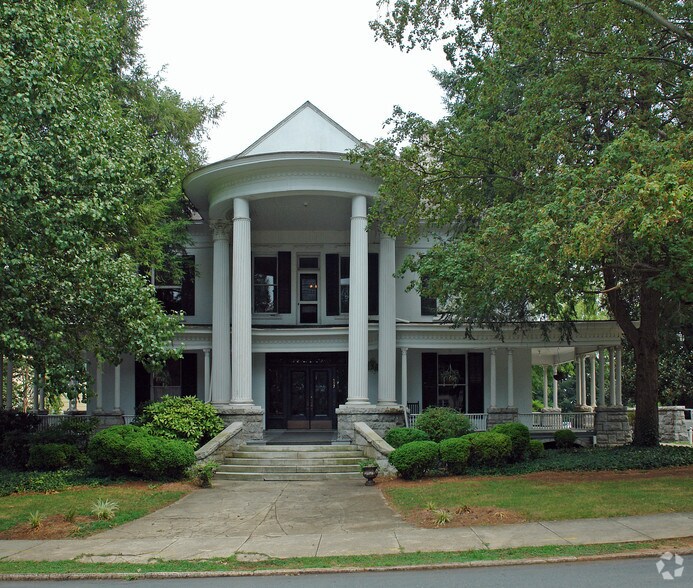 952 W Fourth St, Winston-Salem, NC à louer - Photo de l’immeuble – Image 3 sur 3