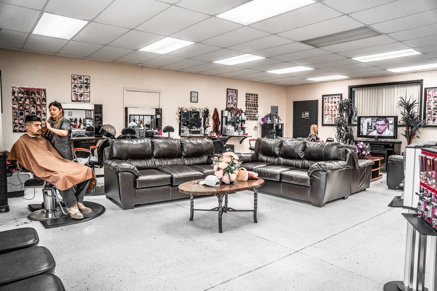 1128 W Sunset Ave, Springdale, AR à vendre - Photo intérieure – Image 3 sur 10