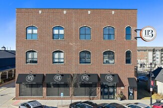 Plus de détails pour 113 Main St, Oswego, IL - Bureau à vendre