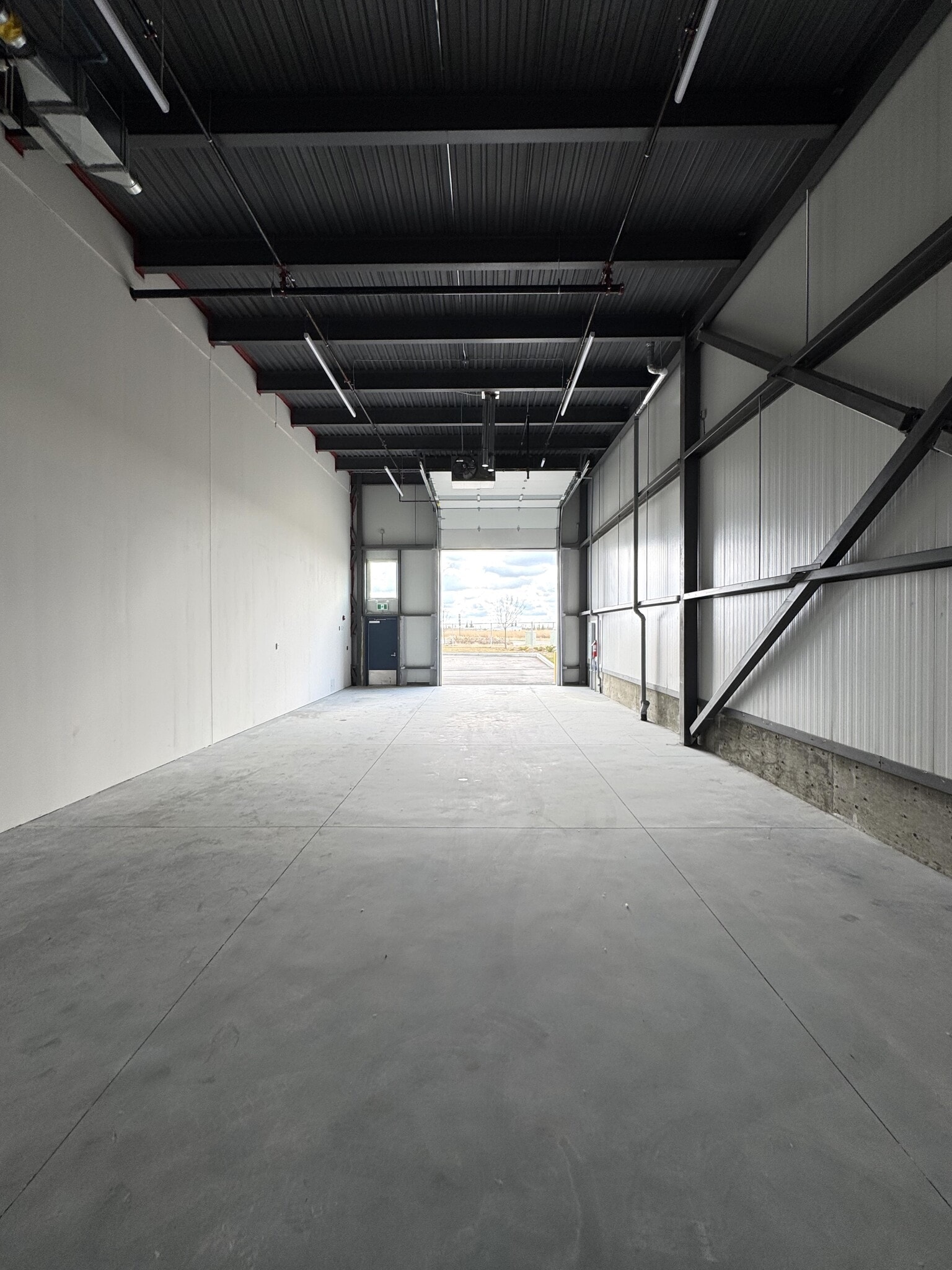 20304 109 Av NW, Edmonton, AB à louer Photo intérieure– Image 1 sur 4