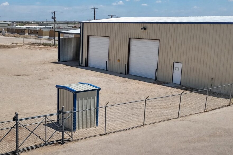 10400 W County Road 72, Midland, TX à louer - Photo de l’immeuble – Image 3 sur 18