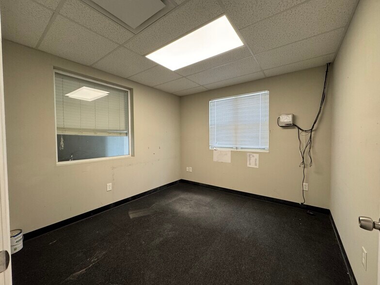 4970B Teays Valley Rd, Scott Depot, WV à louer - Photo de l’immeuble – Image 3 sur 7