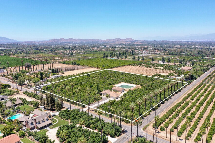 8715 Dufferin Ave, Riverside, CA à vendre - Photo de l’immeuble – Image 2 sur 29