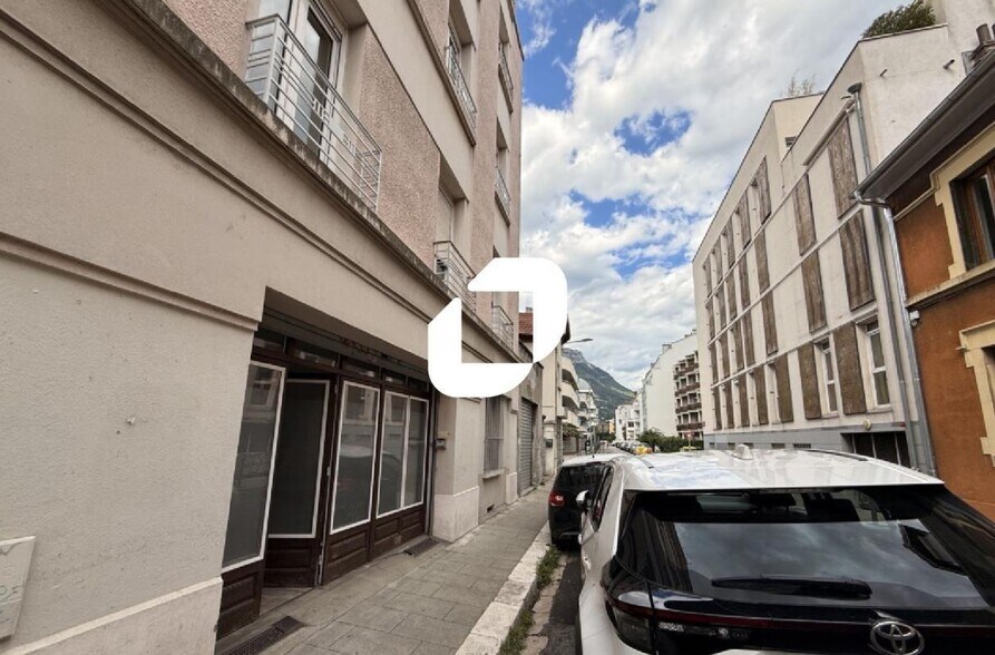 11 Rue Amédée Morel, Grenoble à louer - Photo de l’immeuble – Image 1 sur 9