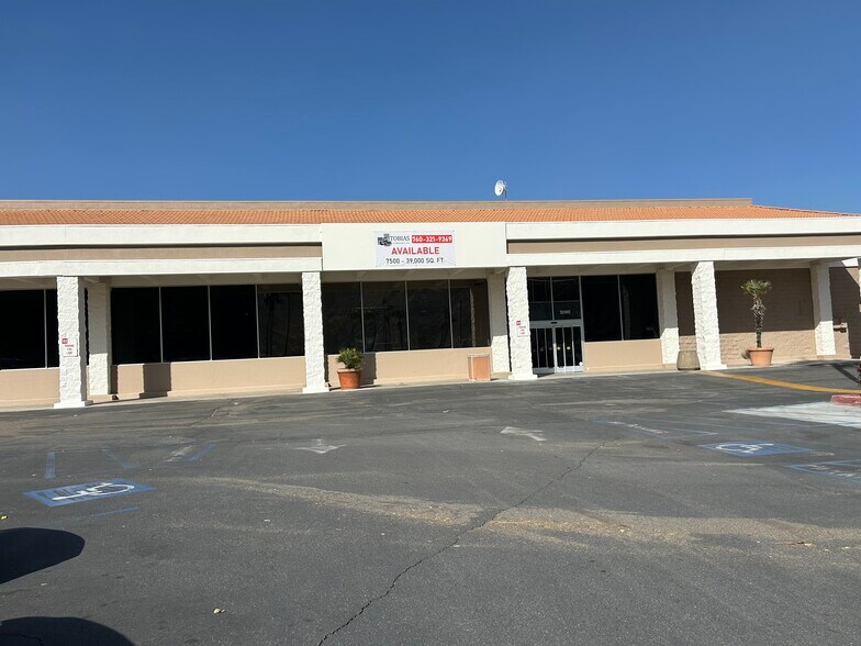 69044 E Palm Canyon Dr, Cathedral City, CA à louer - Photo de l’immeuble – Image 2 sur 11