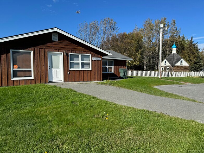 606 Petersen Way, Kenai, AK à louer - Photo de l’immeuble – Image 2 sur 21