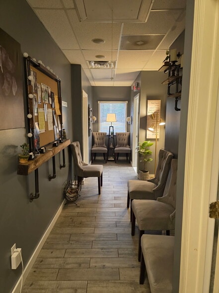 80 Bridge Plaza Dr, Manalapan Township, NJ à vendre - Photo intérieure – Image 2 sur 8