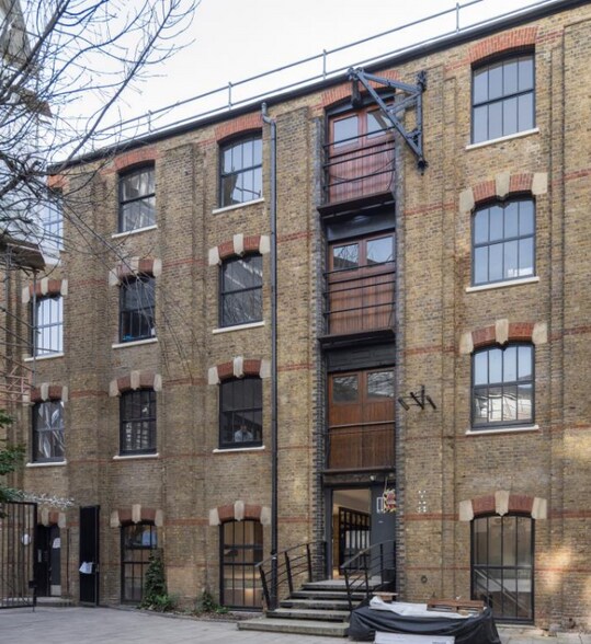 11 Greenhill's Rents, Londres à louer - Photo de l’immeuble – Image 1 sur 4