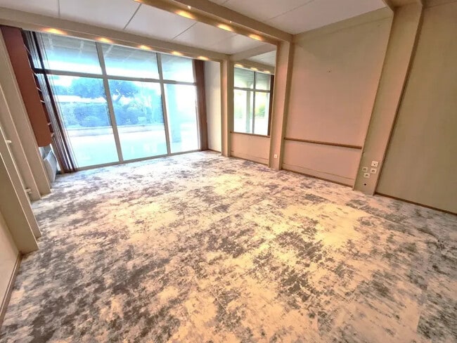 Plus de détails pour Local commercial à vendre