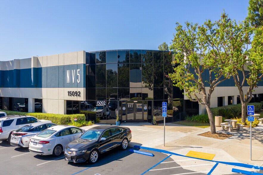15090-15092 Avenue of Science, San Diego, CA à louer - Photo de l’immeuble – Image 2 sur 4