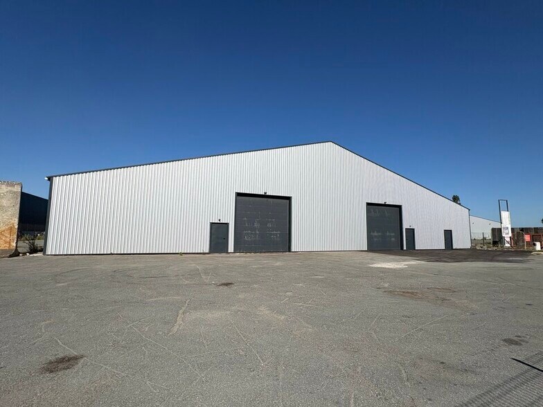 Industriel/Logistique dans Bassens à louer - Photo de l’immeuble – Image 1 sur 5