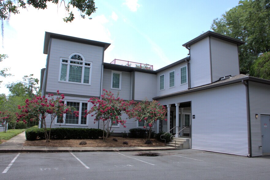 660 E Jefferson St, Tallahassee, FL à louer - Photo de l’immeuble – Image 1 sur 9