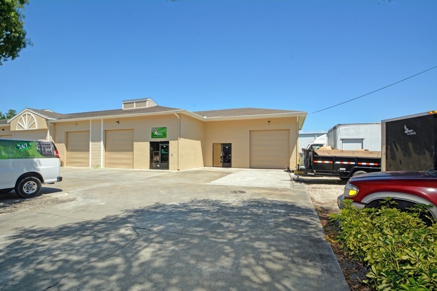 920-936 36th Ct SW, Vero Beach, FL à louer - Photo de l’immeuble – Image 3 sur 21