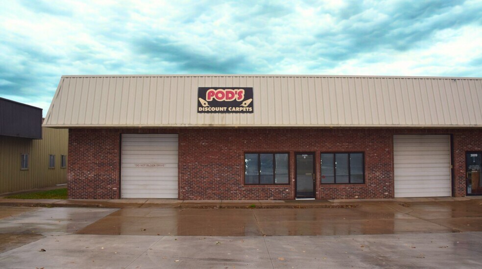 3009 Four Wheel Dr, Lawrence, KS à louer - Photo principale – Image 1 sur 4