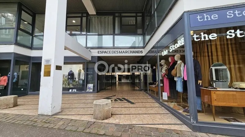 Local commercial dans Colmar à louer - Hall d’entrée – Image 1 sur 7