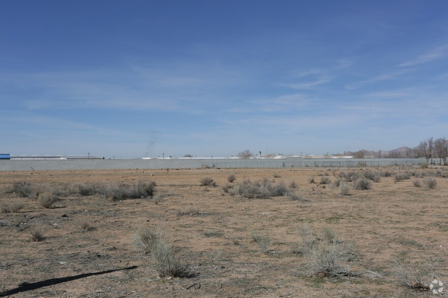 John Glenn Rd, Apple Valley, CA à vendre - Photo principale – Image 1 sur 19