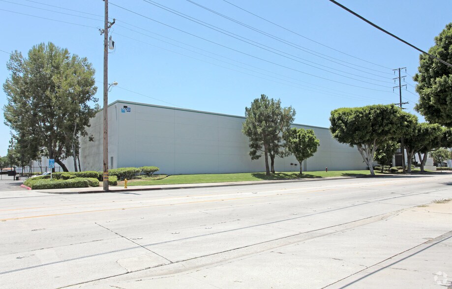 5500 E Slauson Ave, Commerce, CA à louer - Photo de l’immeuble – Image 3 sur 7