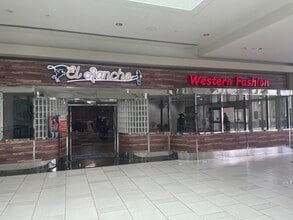 9301 Tampa Ave, Northridge, CA à louer Photo intérieure– Image 1 sur 1