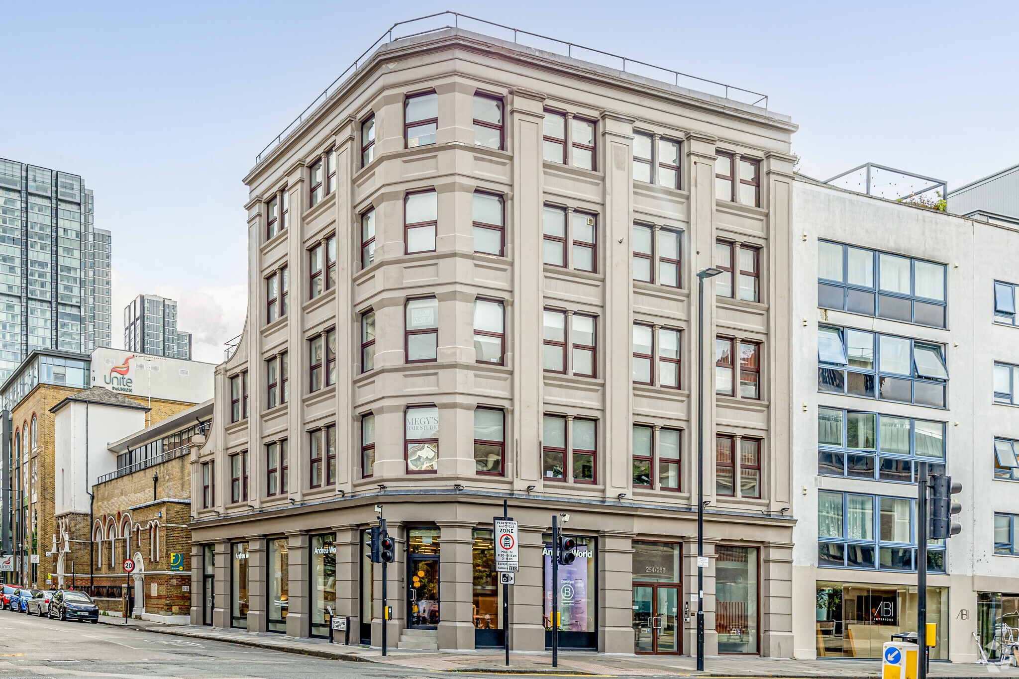 254-258 Goswell Rd, Londres à louer Photo principale– Image 1 sur 7