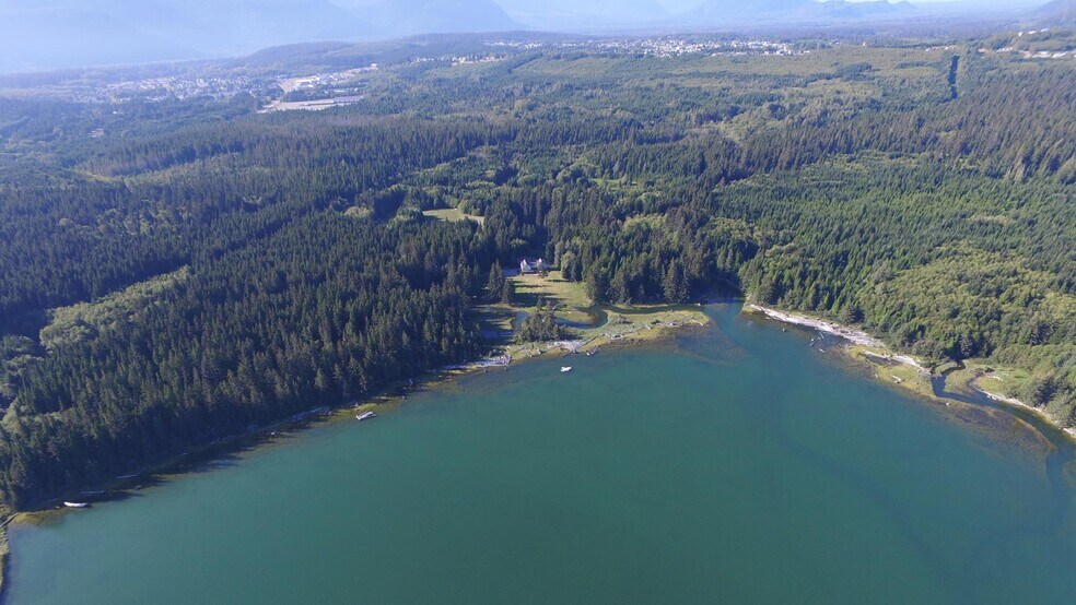 2255 Kitamaat Village Rd, Kitimat, BC à vendre - Photo principale – Image 1 sur 6