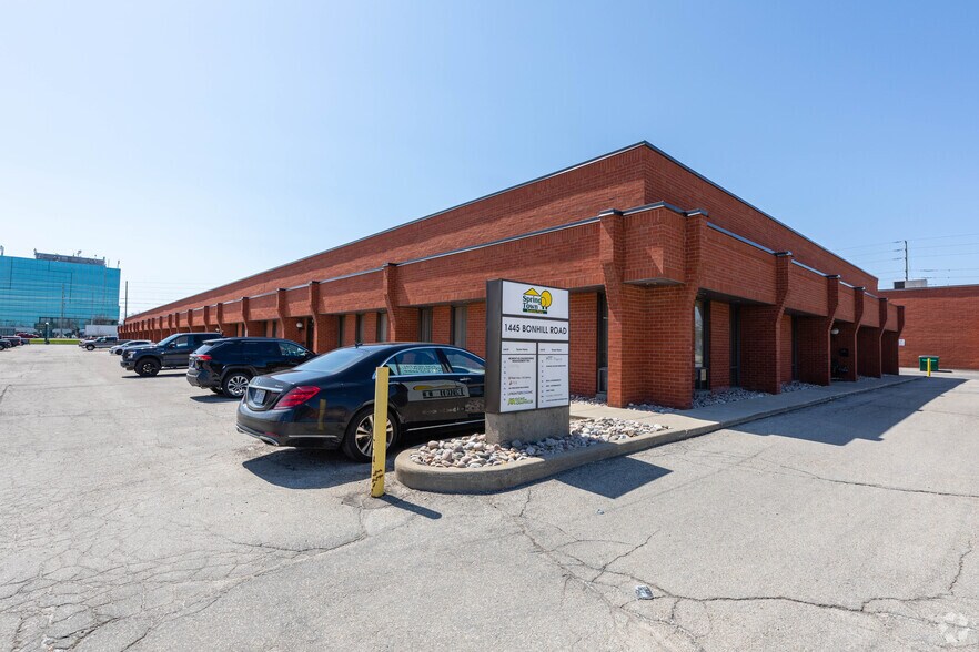1445 Bonhill Rd, Mississauga, ON à louer - Photo de l’immeuble – Image 3 sur 4