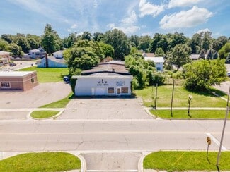Plus de détails pour 210 W Main St, Hartford, MI - Local d’activités à vendre
