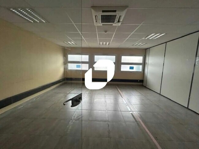 Plus de détails pour 57 Rue Francis Combe, Cergy - Bureau à louer