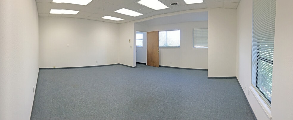 2127 Ashby Ave, Berkeley, CA à louer - Photo intérieure – Image 3 sur 11