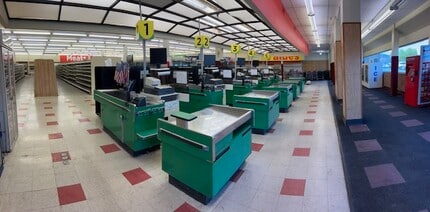 12 Luray Shopping Ctr, Luray, VA à louer Photo de l’immeuble– Image 2 sur 11