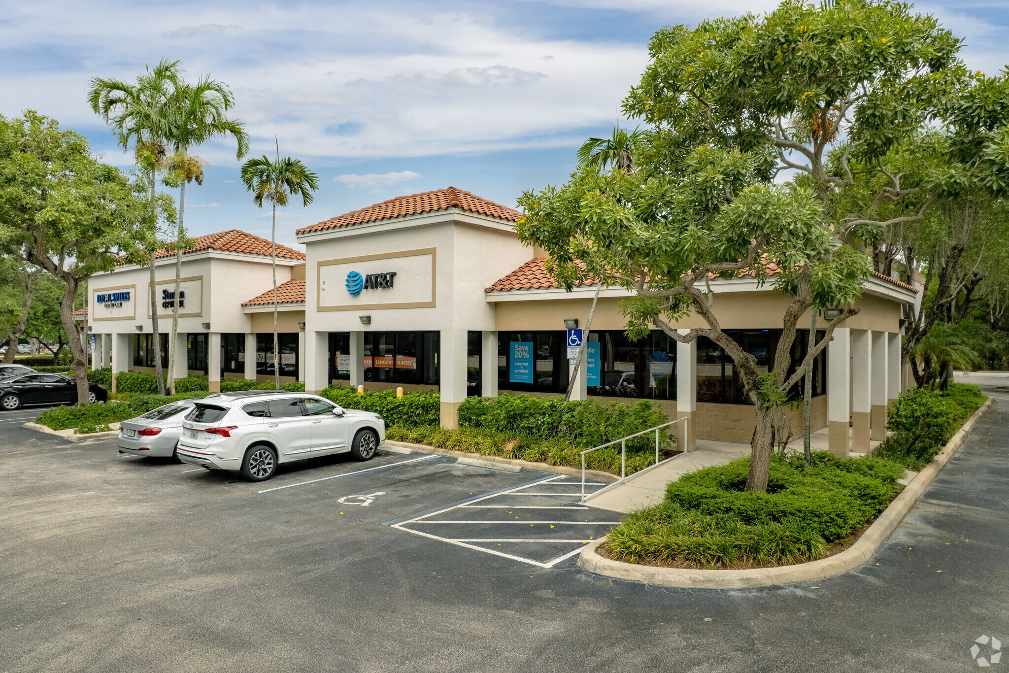 12201-12231 W Sunrise Blvd, Plantation, FL à louer Photo principale– Image 1 sur 10
