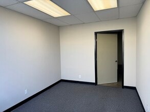 2701 Orange Ave, Santa Ana, CA à louer Photo intérieure– Image 2 sur 3