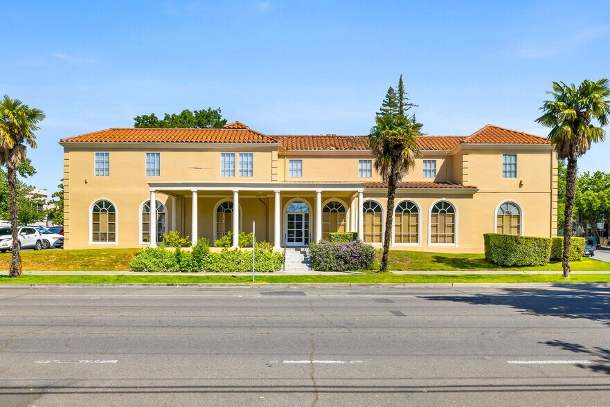 2001 P St, Sacramento, CA à vendre - Photo de l’immeuble – Image 1 sur 23
