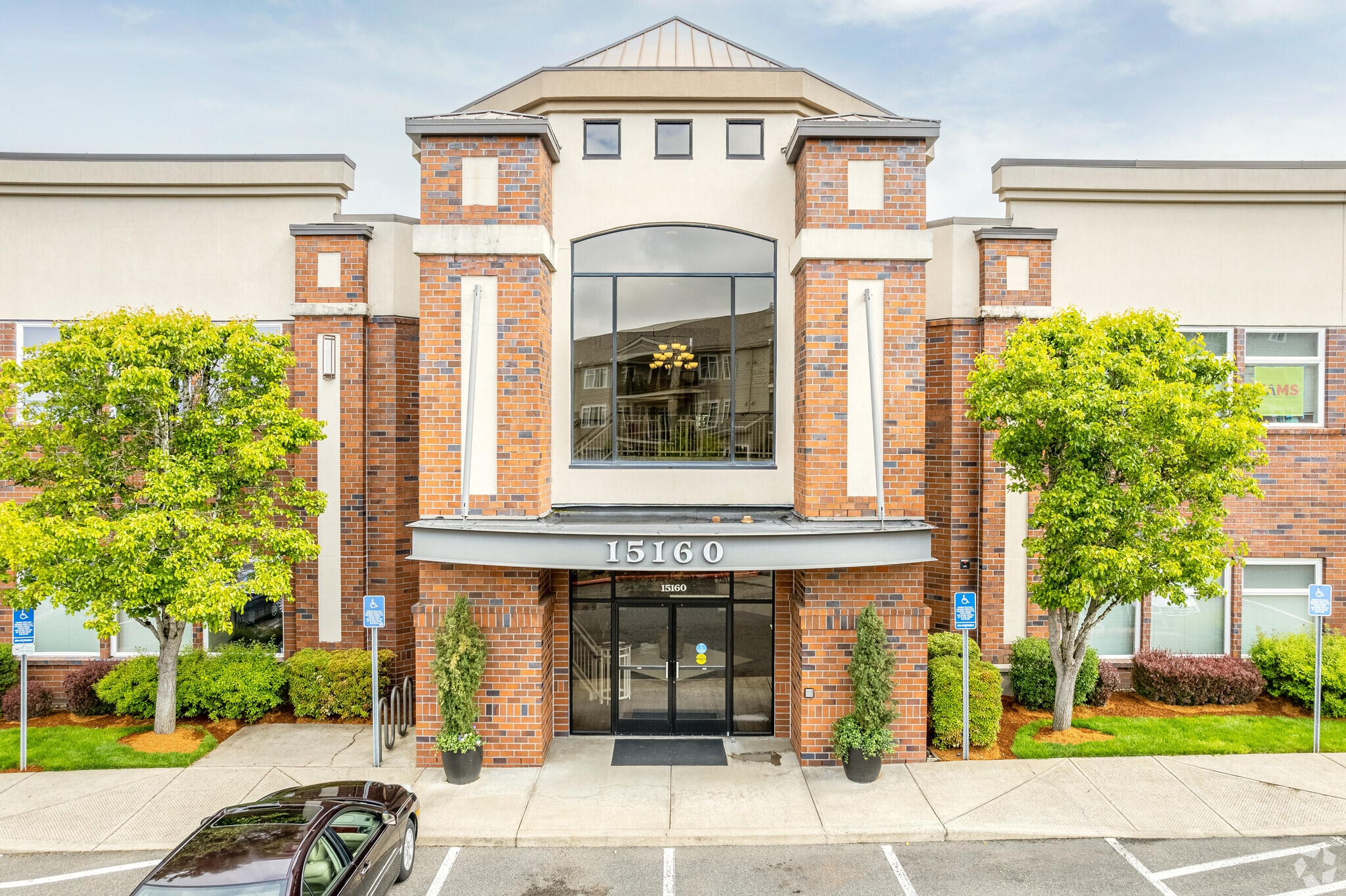 15320-15325 NW Central Dr, Portland, OR à louer Photo principale– Image 1 sur 12
