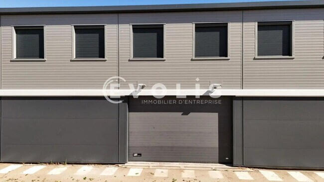 Plus de détails pour 1284 Avenue De La Massane, Saint-Rémy-de-Provence - Local d'activités à louer