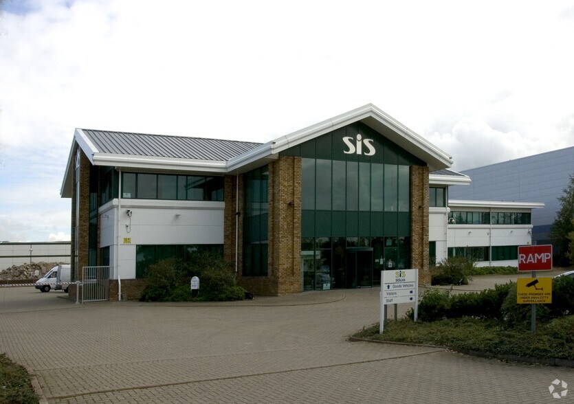 9-12 Canons Rd, Milton Keynes à louer - Photo de l’immeuble – Image 2 sur 13