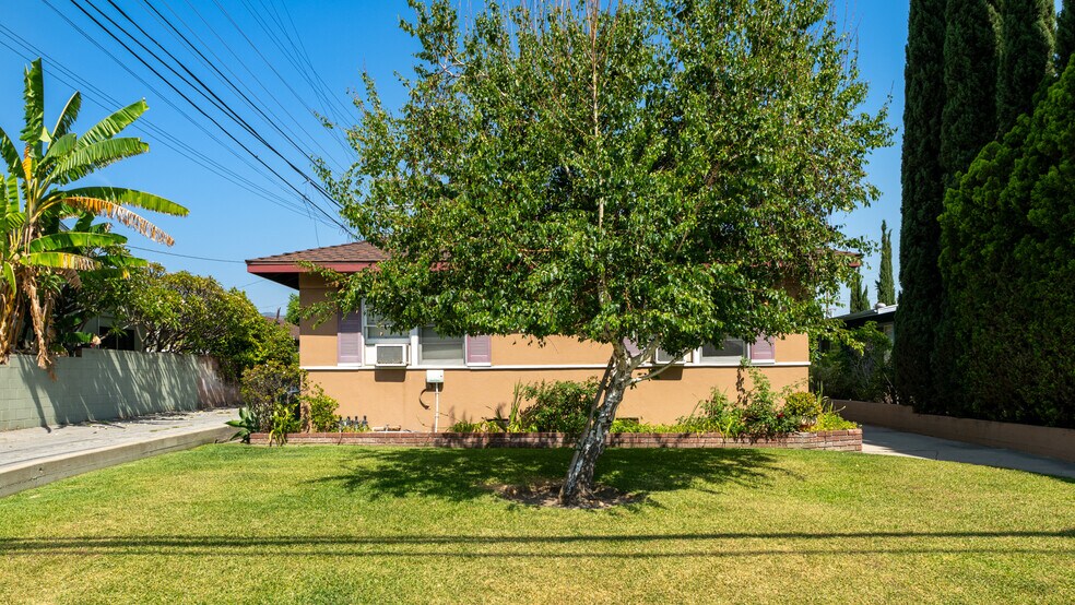 814 S Mayflower Ave, Monrovia, CA à vendre - Photo de l’immeuble – Image 3 sur 28