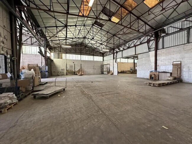 Plus de détails pour Industriel/Logistique à louer