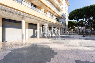 Local commercial dans Cambrils, Tarragona à louer Photo intérieure– Image 2 sur 2