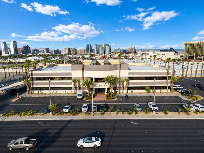 4530 S Decatur Blvd, Las Vegas, NV à vendre - Photo de l’immeuble – Image 3 sur 25