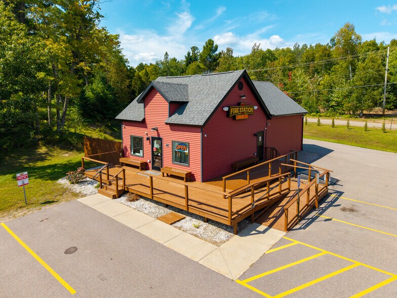 162 Heritage Dr, Negaunee, MI à vendre - Photo de l’immeuble – Image 3 sur 21