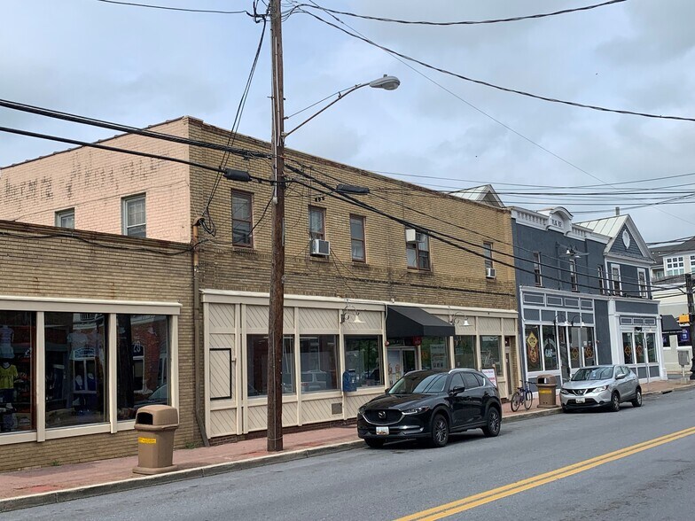 220-226 E Diamond Ave, Gaithersburg, MD à vendre - Photo principale – Image 1 sur 3