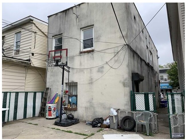 82 Passaic St, Garfield, NJ à vendre - Photo de l’immeuble – Image 2 sur 29