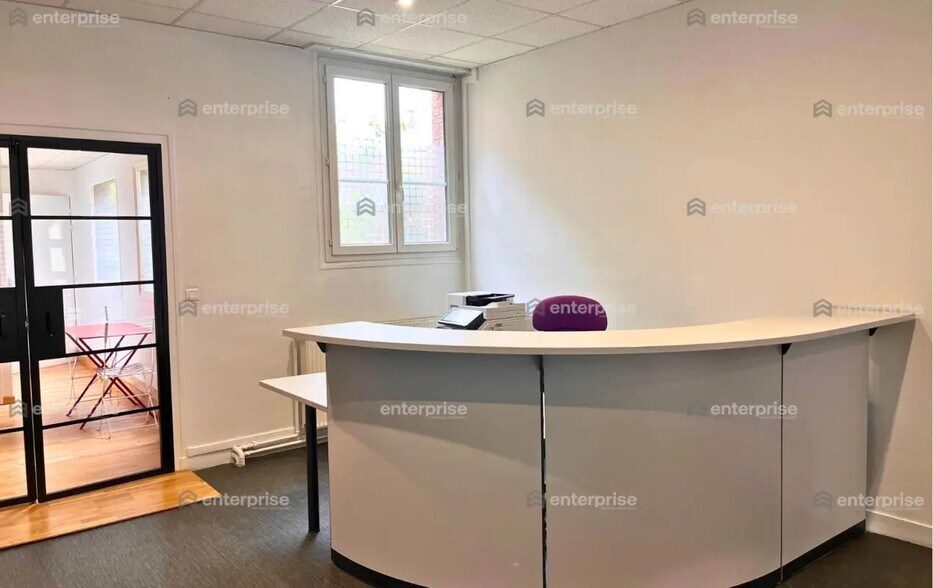 Bureau dans Amiens à louer - Photo de l’immeuble – Image 3 sur 4