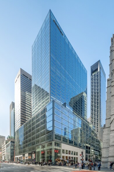 660 Fifth Ave, New York, NY à louer - Photo de l’immeuble – Image 2 sur 3
