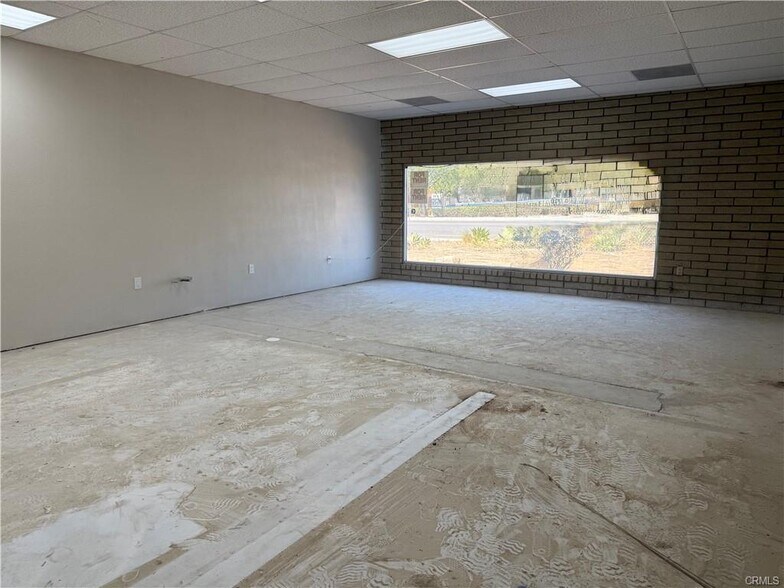 4943 La Sierra Ave, Riverside, CA à louer - Photo intérieure – Image 3 sur 16